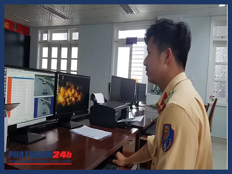 CSGT Đà Nẵng đang trích xuất Camera an ninh phạt nguội 