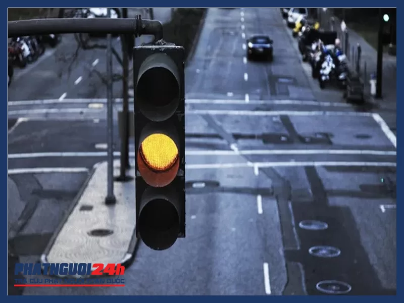 "Vượt đèn vàng" trong một số tình huống cũng bị tính là hành vi vi phạm luật giao thông